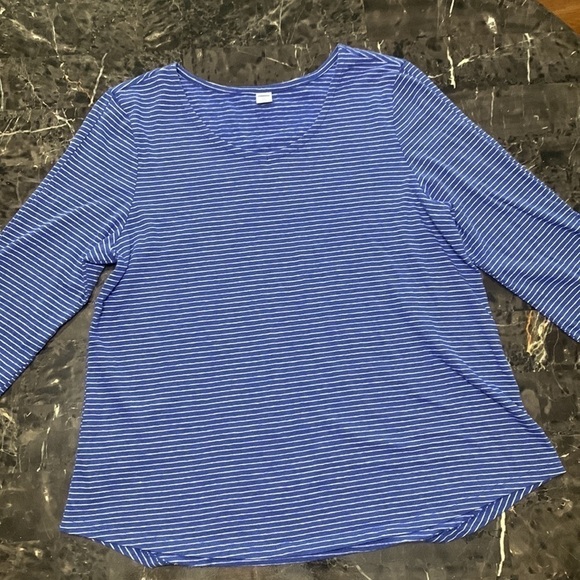 OLD Navy women's size M t-shirt blue & white stripe v-neck 3/4 sleeves with slit - Picture 2 of 9